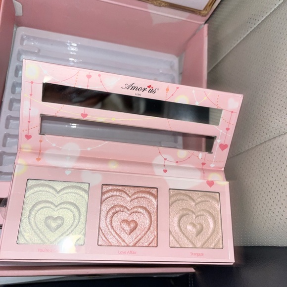 Highlighter pallet - Picture 3 of 7